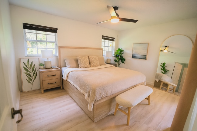 Building Photo - 12207 77th Pl N