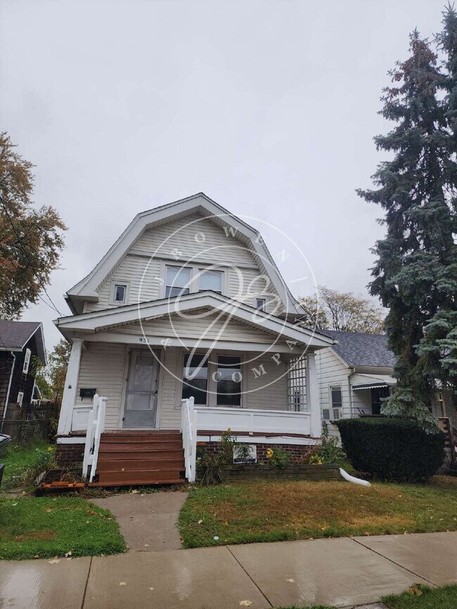 Primary Photo - 2 story 3 bed with updates! Move in and ca...