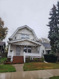 Building Photo - 2 story 3 bed with updates! Move in and ca...