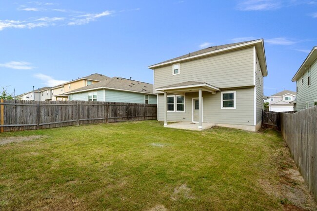 Building Photo - 467 Twisted Oaks Ln