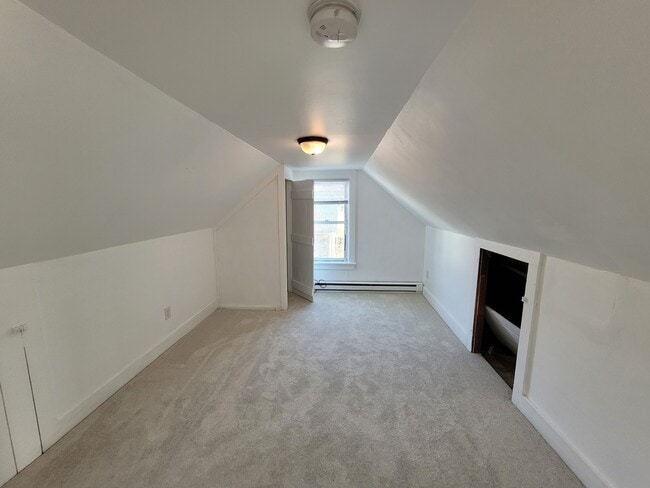 Building Photo - 24 Eagle St