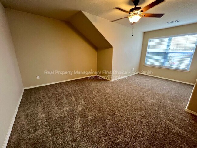 Building Photo - 605 Torrington Wy.