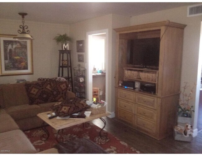 Building Photo - Golf course lot Sun City home