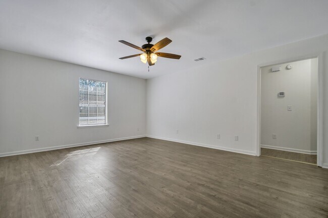 Building Photo - 1732 Talmadge Rd