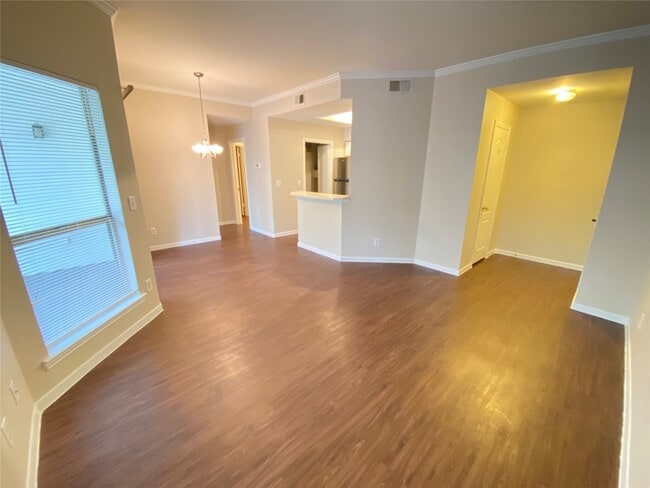 Building Photo - 6000 Shepherd Mountain Cove