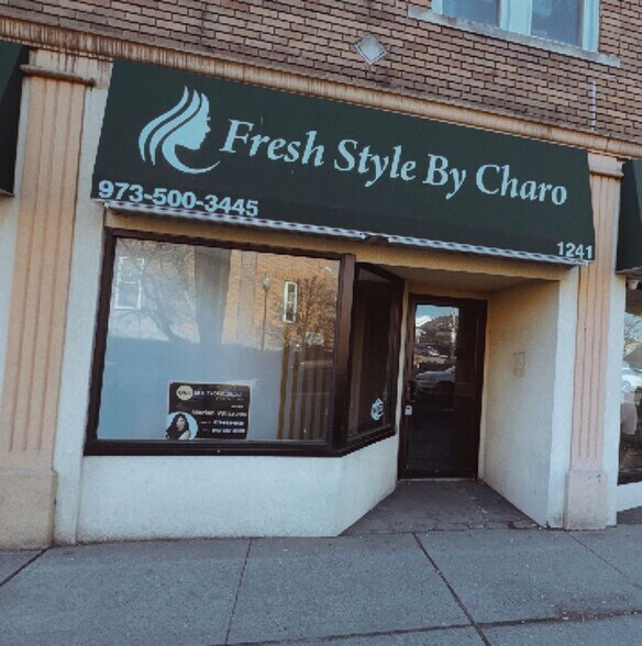 Building Photo - 1241 Main Ave