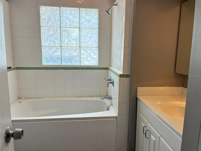 Building Photo - 1555 Michigan Ave