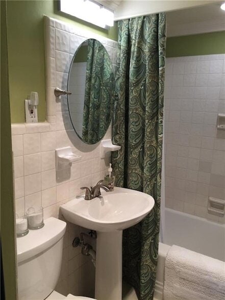 Building Photo - 1205 St Charles Ave