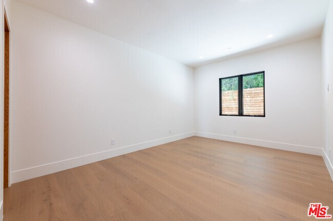 Building Photo - 23346 Calvert St