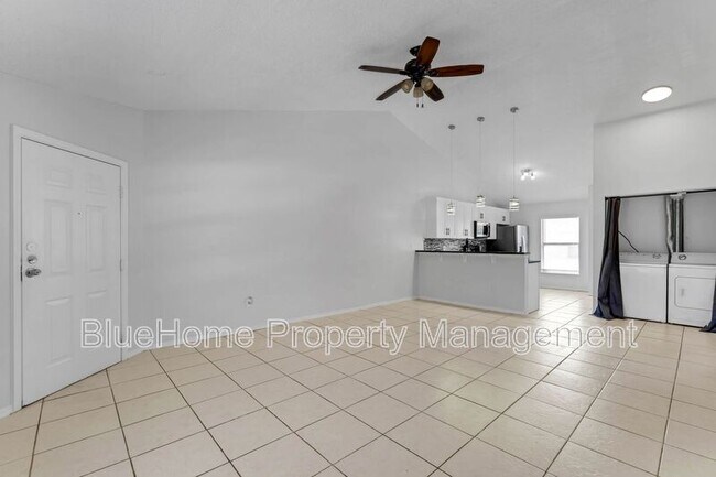 Building Photo - 3651 N Goldenrod Rd