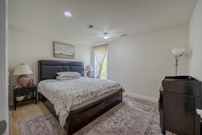 Building Photo - 156 Stonehaven Dr