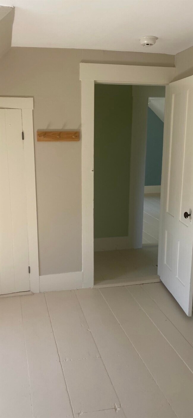 Building Photo - 36 Western Ave