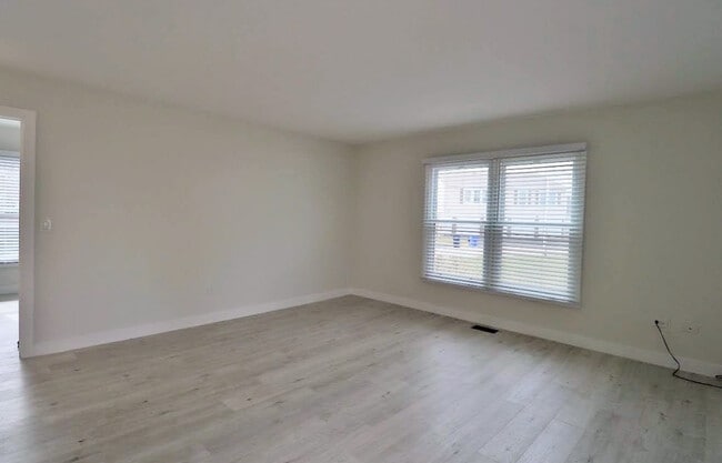 Building Photo - 1053 Newport Harbor
