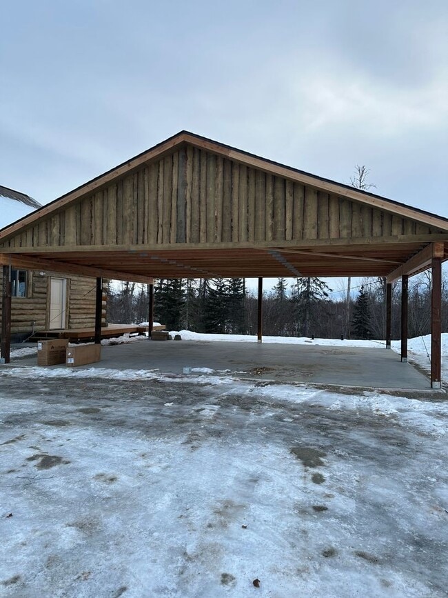 Building Photo - Sign new lease for February and save 1/2 a...