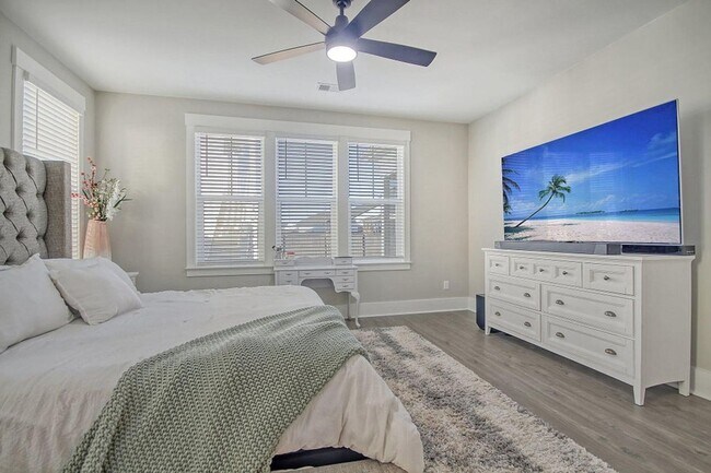 Building Photo - Refined Living in Midtown Nexton