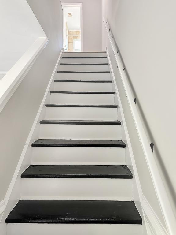 Building Photo - 1432 Ardmore Dr