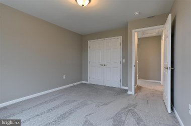 Building Photo - 18 Chloe Dr
