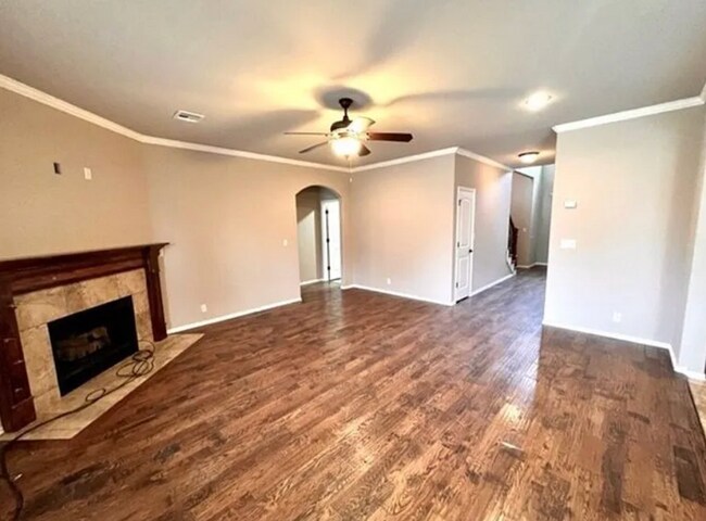 Building Photo - Discover this well-appointed 4-bedroom, 3-bath home in The Highlands at Forest Ridge, Broken Arrow.