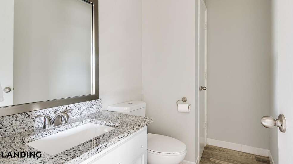 Building Photo - 231 New Shackle Island Rd