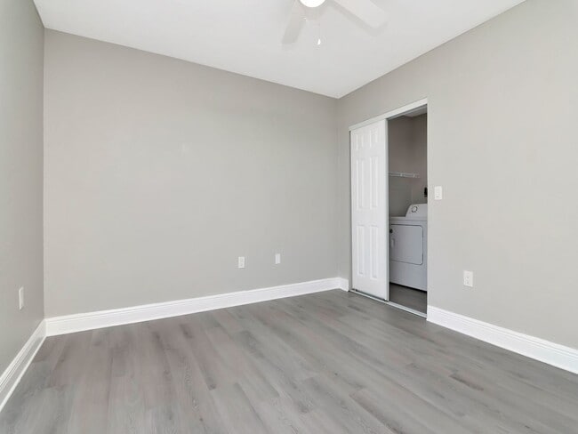 Building Photo - Stunning Fully Renovated 3BR/2BA Unit | Move-In Ready