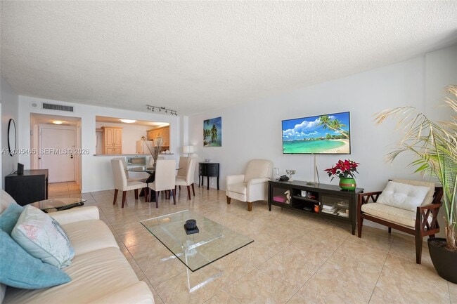 Building Photo - 3725 S Ocean Dr
