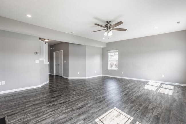 Building Photo - 3317 S Ansley Dr