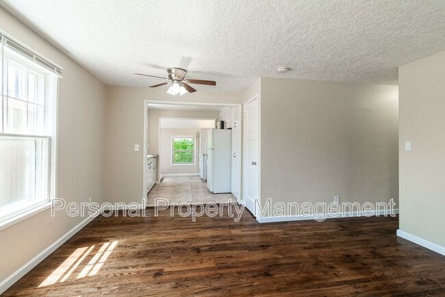 Building Photo - 3108 Thompson Ave