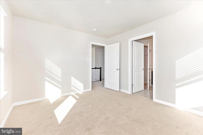 Building Photo - 461 Hanson St