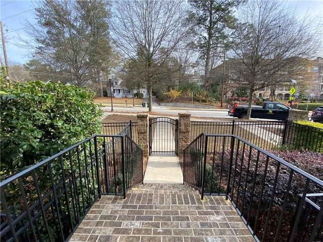 Building Photo - 2418 Gatebury Cir