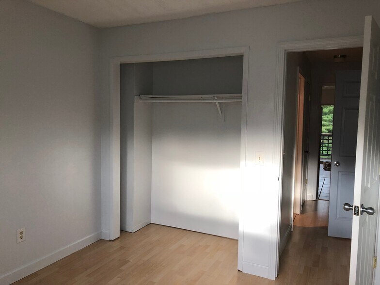 Building Photo - 124 Quarry Hill Rd