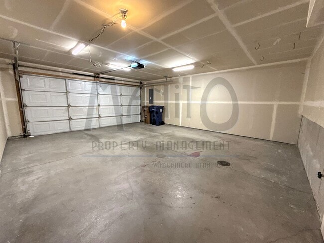 Building Photo - Kendall Yards Townhouse