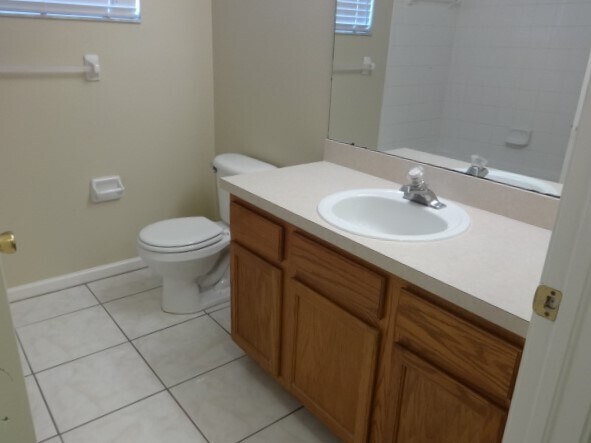 Building Photo - 1027 Summer Breeze Dr