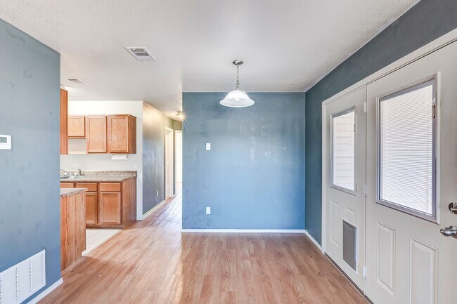 Building Photo - 2913 Starlight Dr