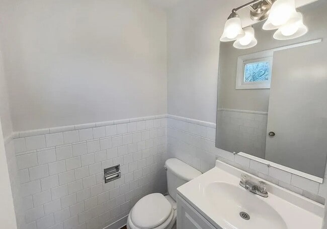 Building Photo - 7808 Crescent Ave