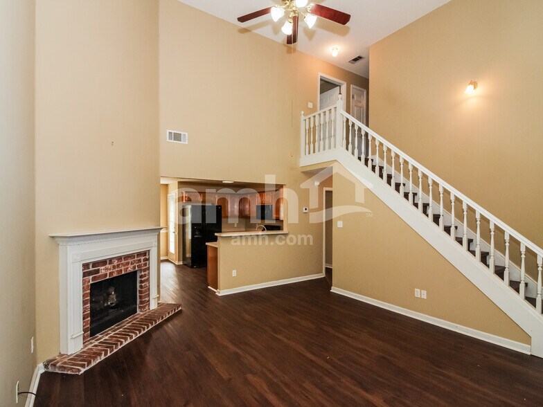 Building Photo - 10001 Houston Birch Dr