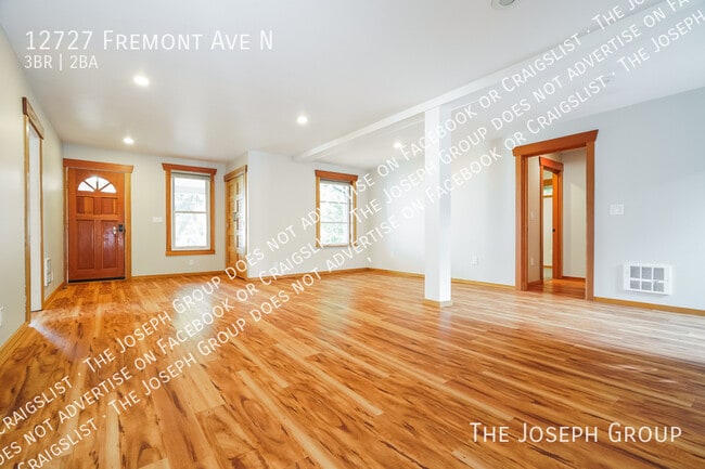 Building Photo - 12727 Fremont Ave N