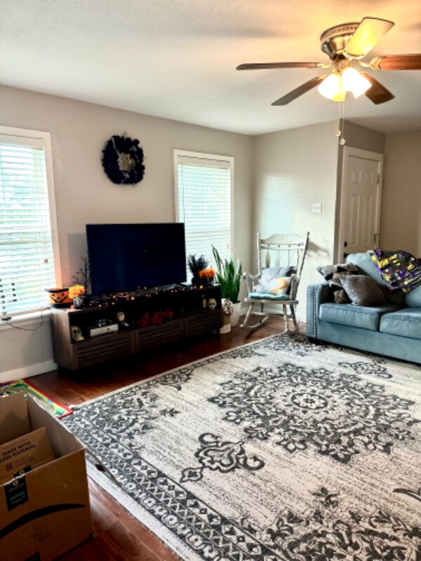 Building Photo - 1565 FM 35