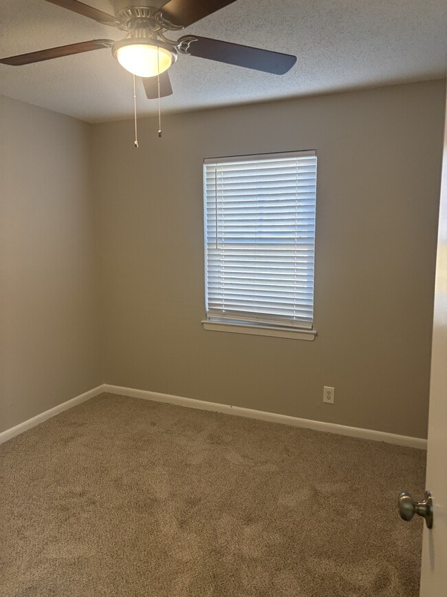 Building Photo - 3294 Gatewood Dr