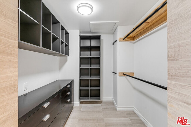 Building Photo - 12358 Moorpark St