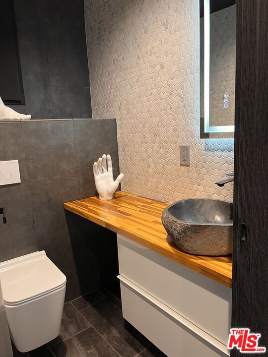 Building Photo - 3541 5th St