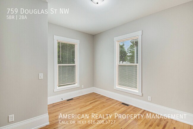 Building Photo - 759 Douglas St NW