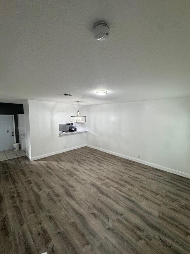 Building Photo - 1133 Colonial Palms Way