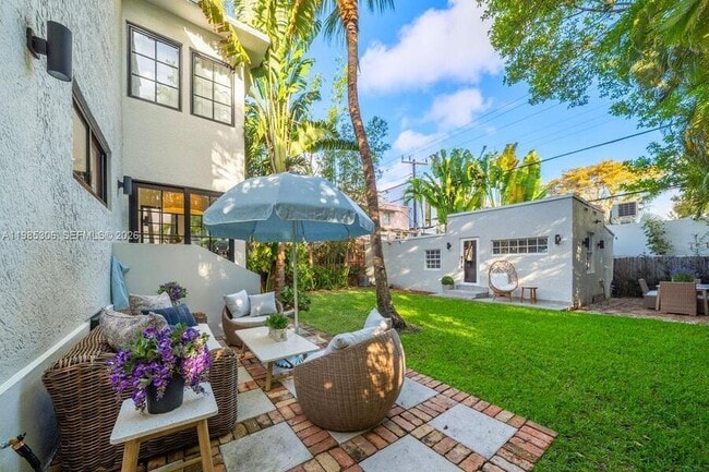 Building Photo - 151 NE 43rd St