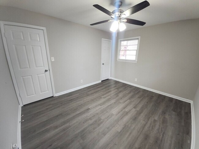 Building Photo - Charming 3BR/2BA Home with Updated Kitchen & Spacious Backyard in Atlanta!