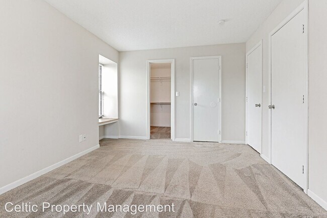 Building Photo - 6720 N Randall Ct