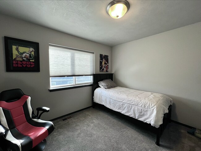 Building Photo - 4501 E Whisper Ridge Pl