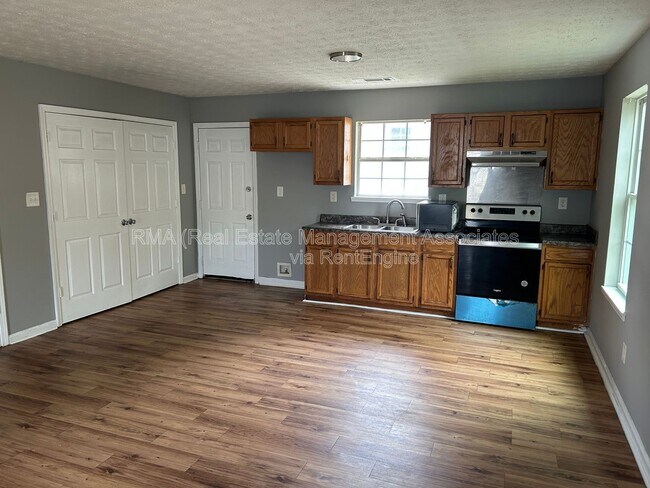 Building Photo - 816 Lane St