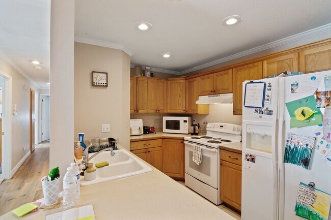 Building Photo - 1559 N 550 W