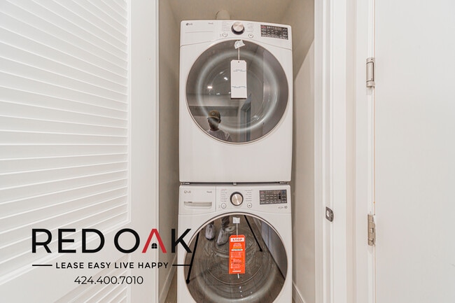 Building Photo - 5320 Cartwright Ave