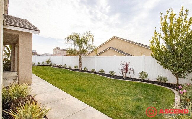 Building Photo - Spacious 4-Bedroom Home with Solar, Garage & HOA Community Living!